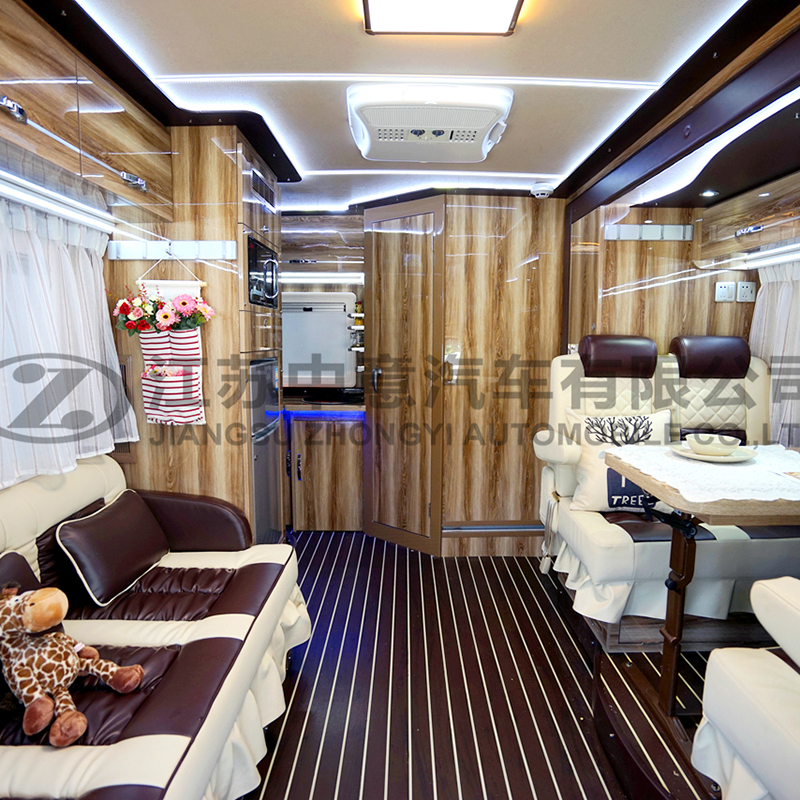 2019款依维柯双拓展C型房车