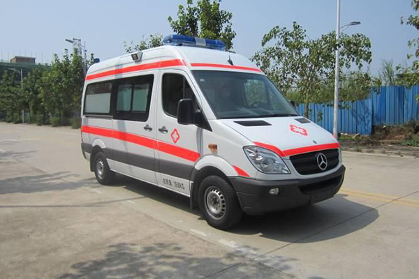 奔驰救护车